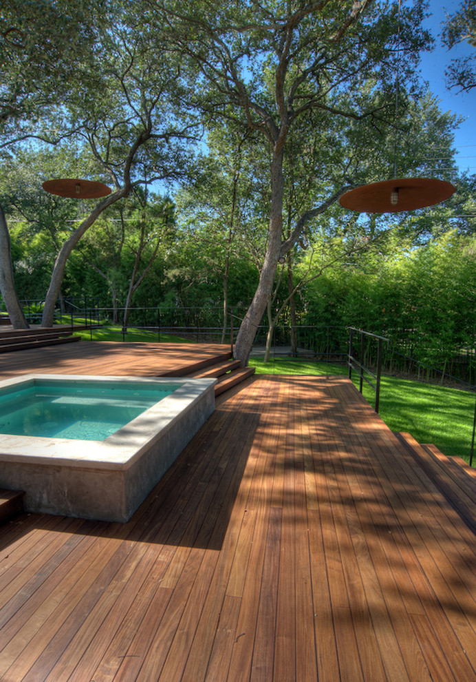 This is an example of a contemporary landscaping in Austin.