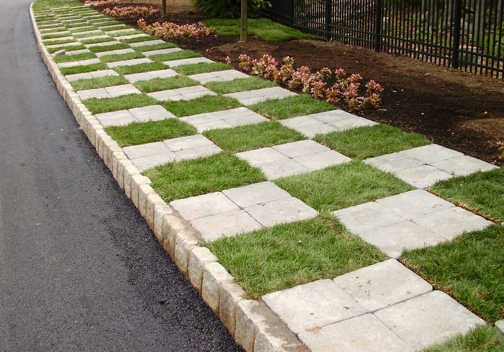 Design ideas for a contemporary landscaping in New York.