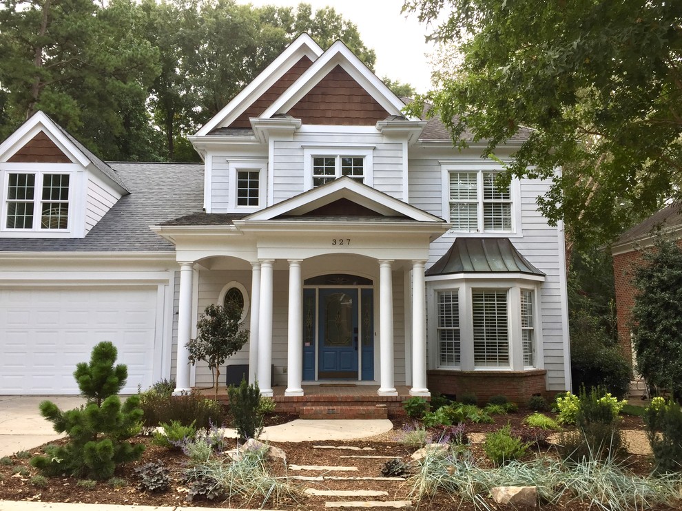 Postage Stamp Front Yard/ Backyard Creek Bed Classique Chic Jardin