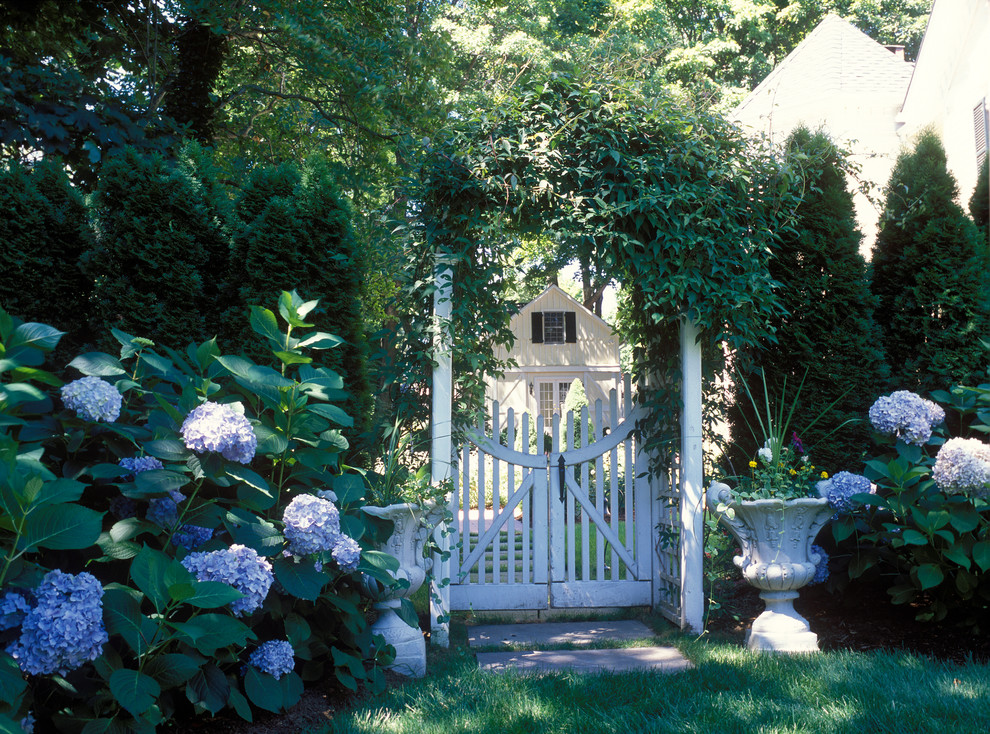 Design ideas for a traditional side yard garden path in New York.