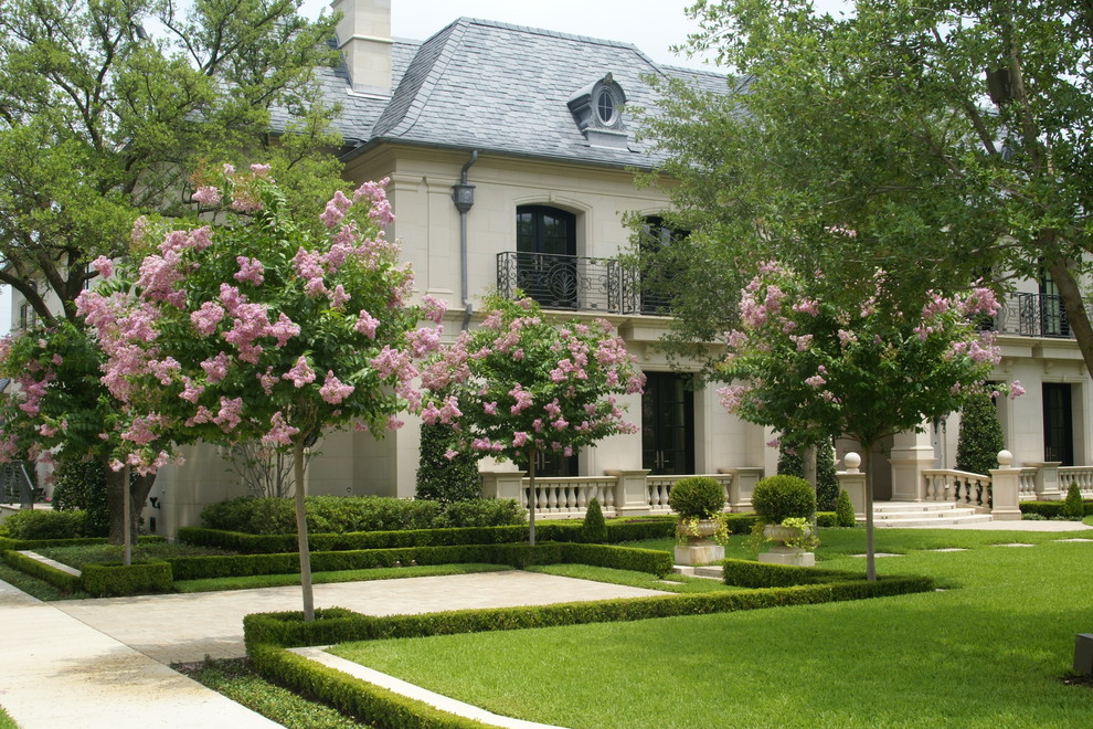 Halbschattiger Klassischer Garten in Dallas