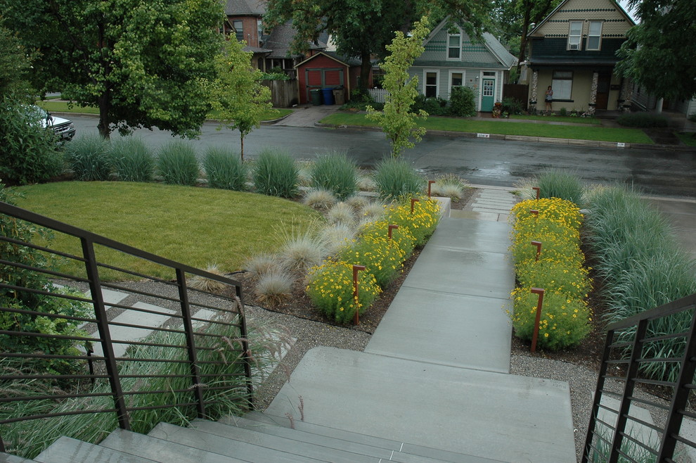 Inspiration for a mid-sized modern drought-tolerant and full sun front yard gravel garden path in Salt Lake City for summer.