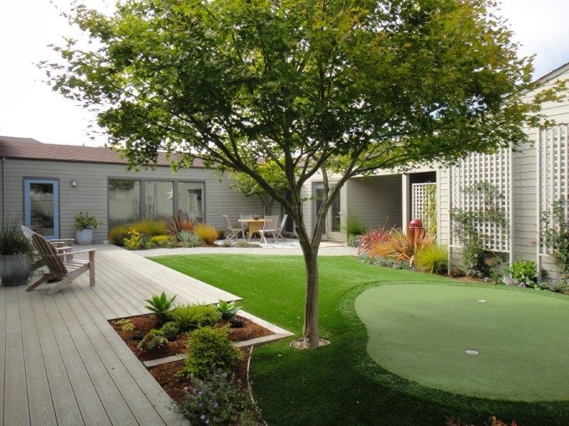 Inspiration for a coastal landscaping in San Francisco.