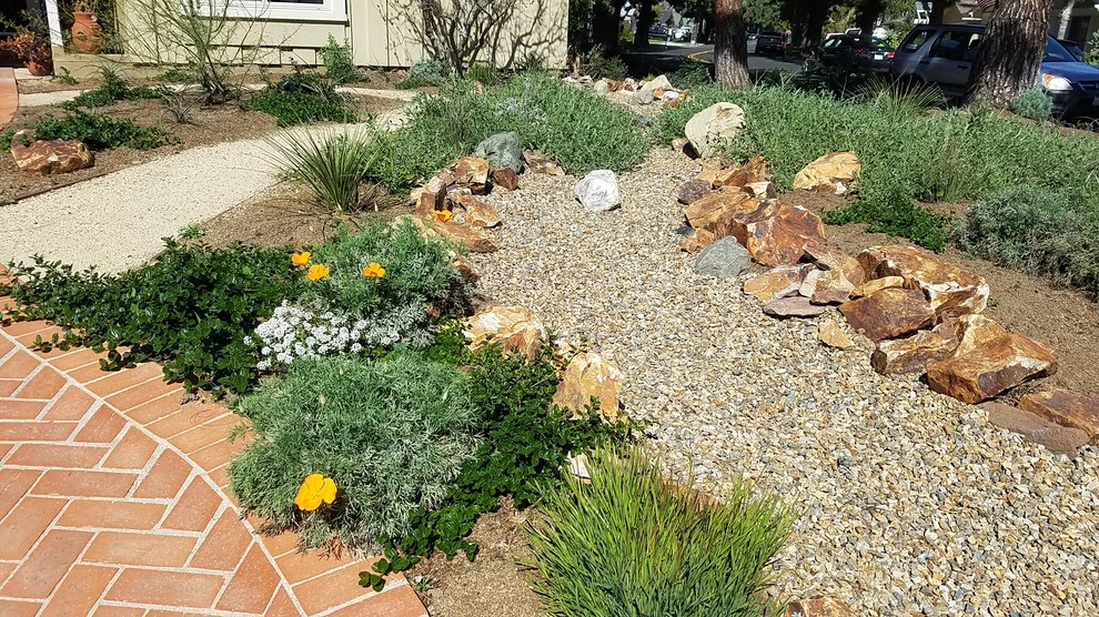 Mittelgroßer Stilmix Vorgarten in Orange County
