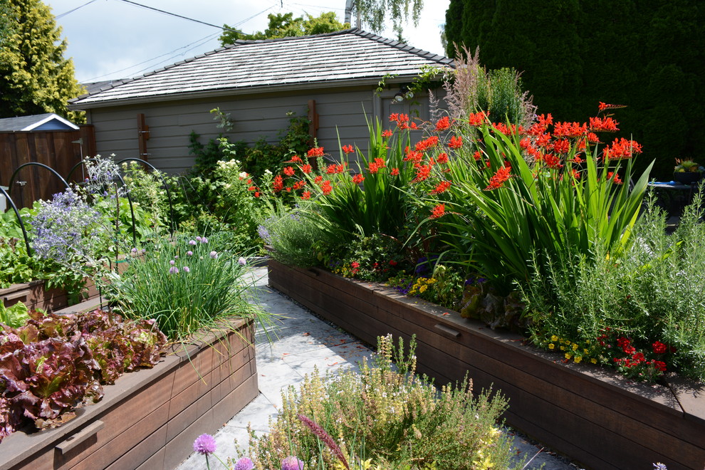 Raised Vegetable Bed / Ornamental Garden 2016 Transitional