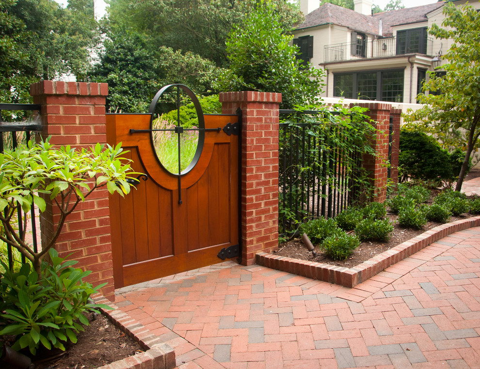 Design ideas for an eclectic landscaping in Charlotte.