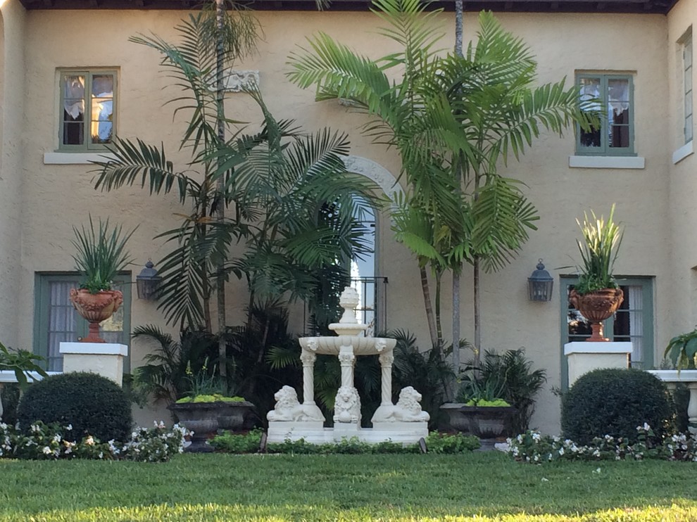 Photo of a mediterranean landscaping in Miami.