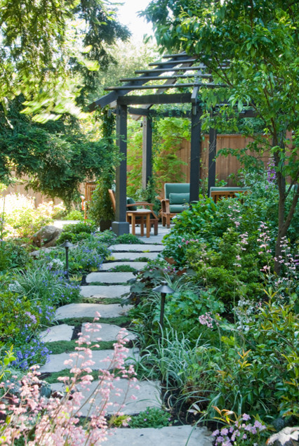 Immagine di un giardino stile americano con gazebo