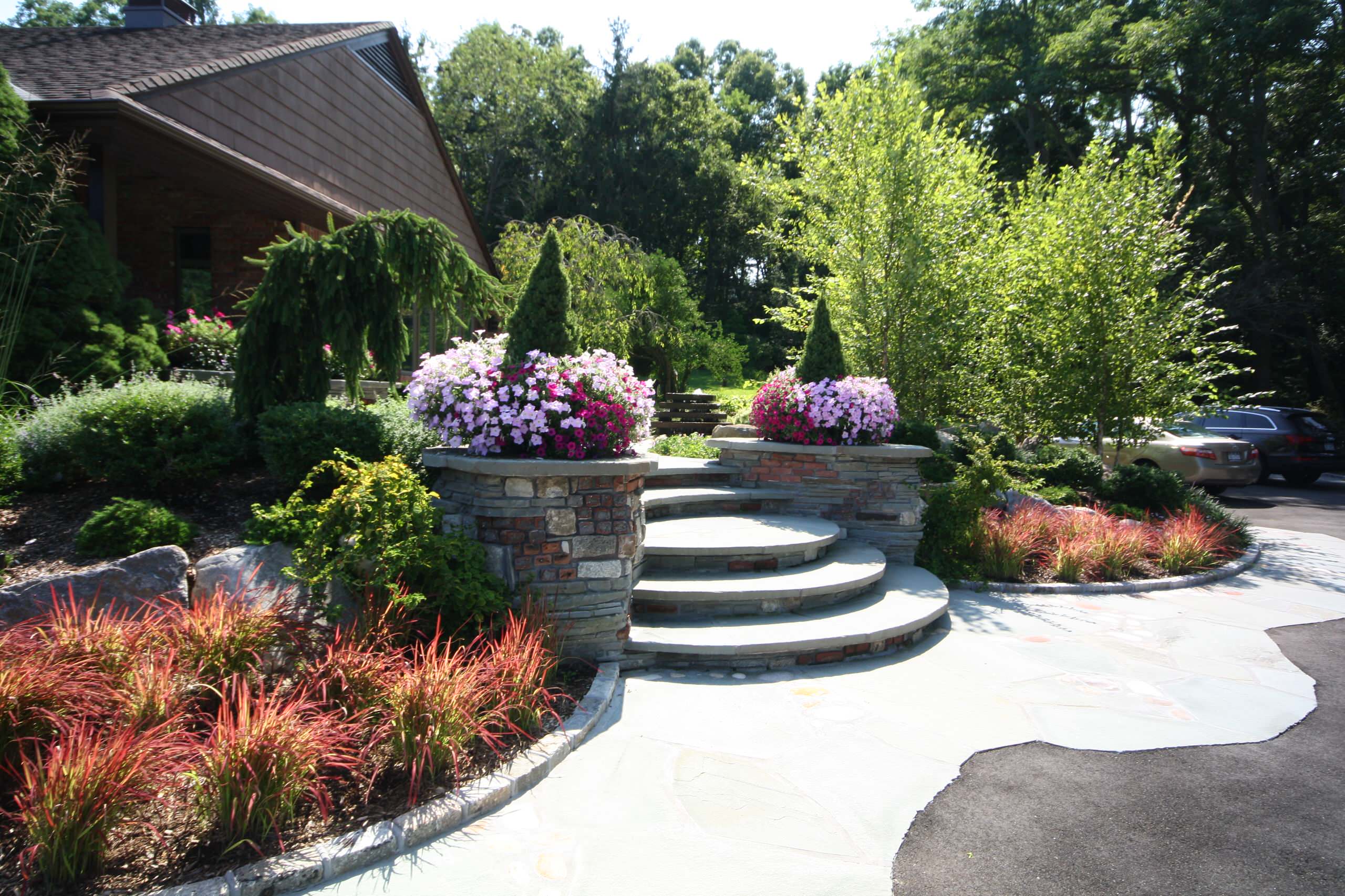 Traditional Symmetrical Front Landscape - Photos & Ideas | Houzz
