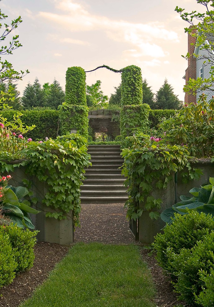 Idee per un giardino chic con un ingresso o sentiero
