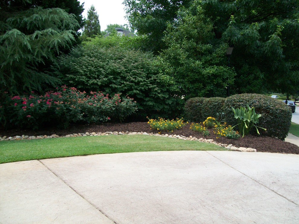 Design ideas for a classic garden in Atlanta.
