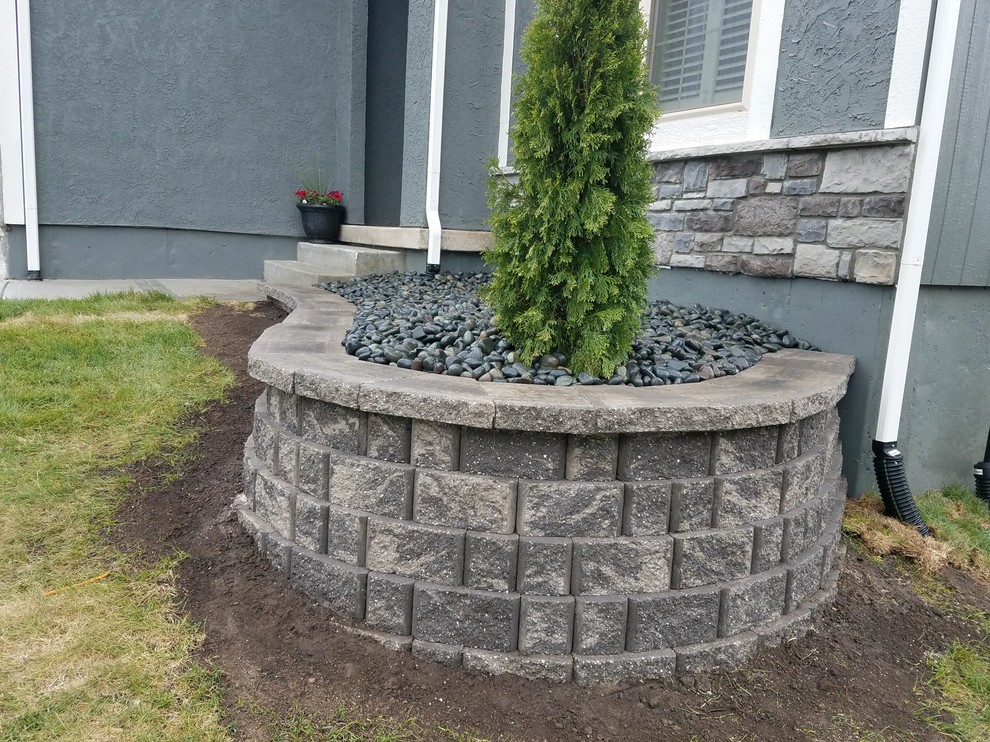 Retaining wall Garden Kansas City by Garden Gate Lawn & Landscape