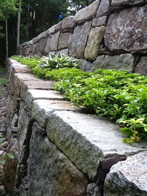 Retaining Wall using Reclaimed Granite Block - Classico - Giardino