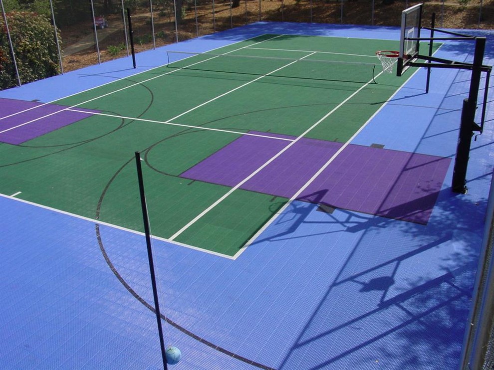 This is an example of a large traditional partial sun backyard outdoor sport court in San Francisco for summer.