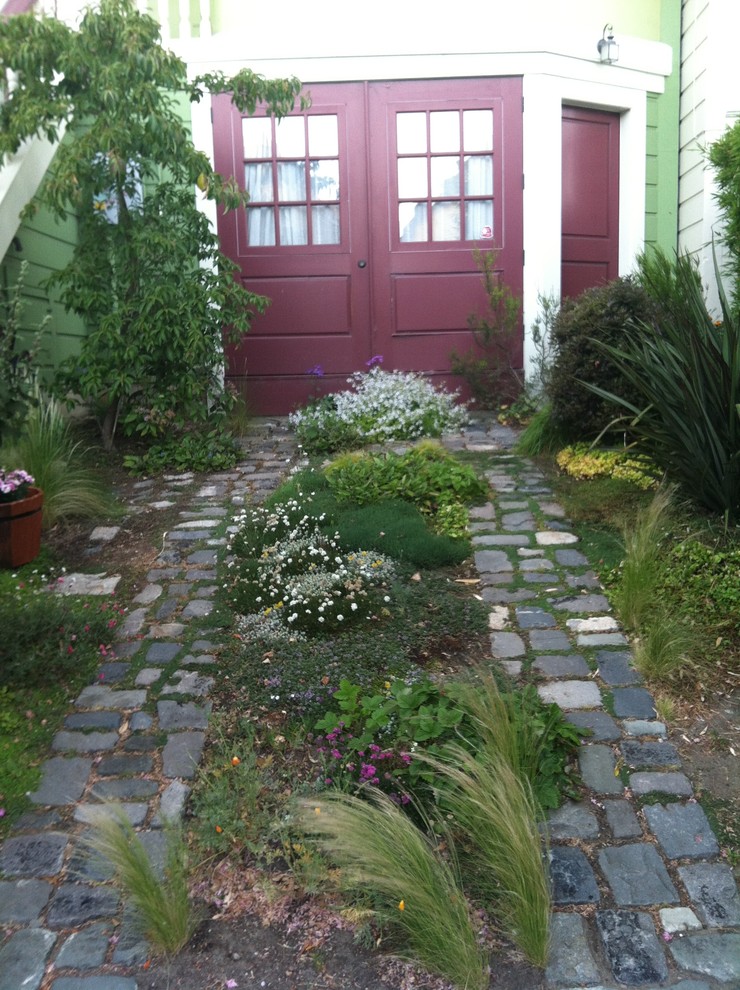 This is an example of a traditional landscaping in San Francisco.