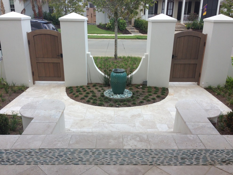 Photo of a traditional landscaping in New Orleans.