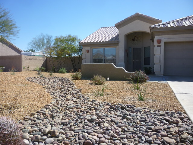 River Rock Landscape Contemporary Garden Phoenix By Mth Design Group Houzz