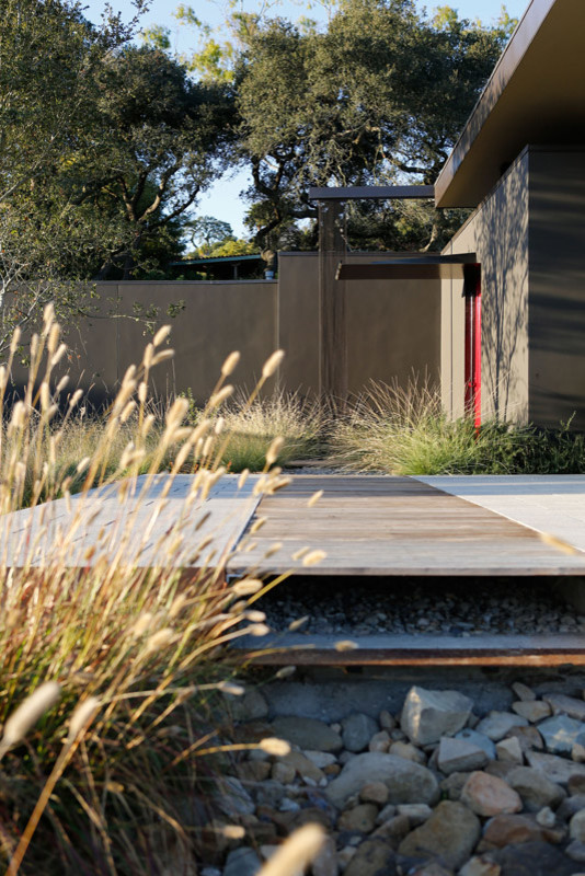 Design ideas for a contemporary landscaping in Santa Barbara.