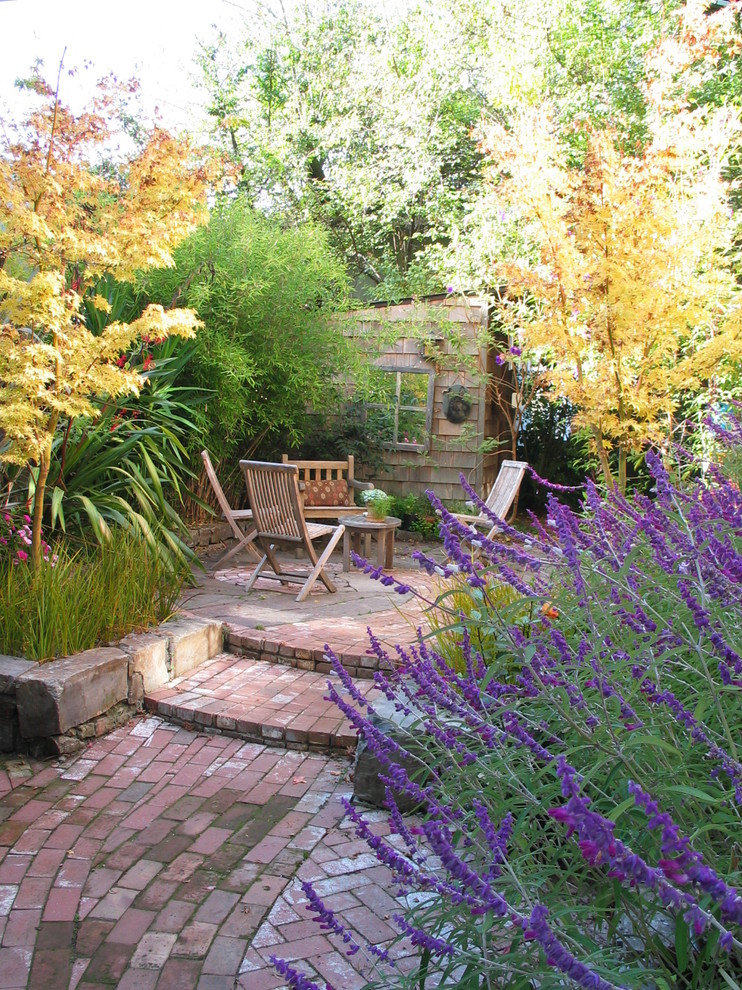 Design ideas for a traditional brick landscaping in San Francisco.