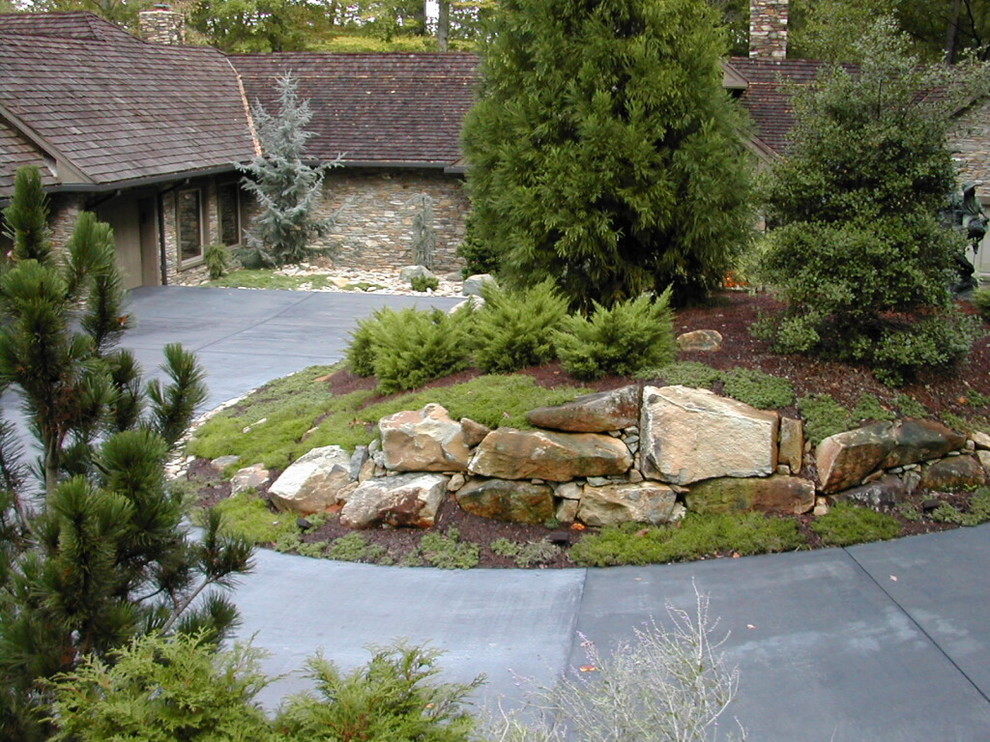 Inspiration for a mid-sized contemporary landscaping in Raleigh.