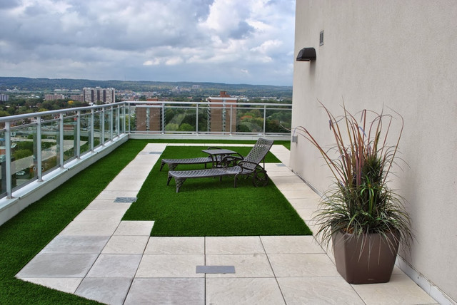 Rooftops Decks And Patios With Artificial Grass Moderne Jardin Autres Périmètres Par 