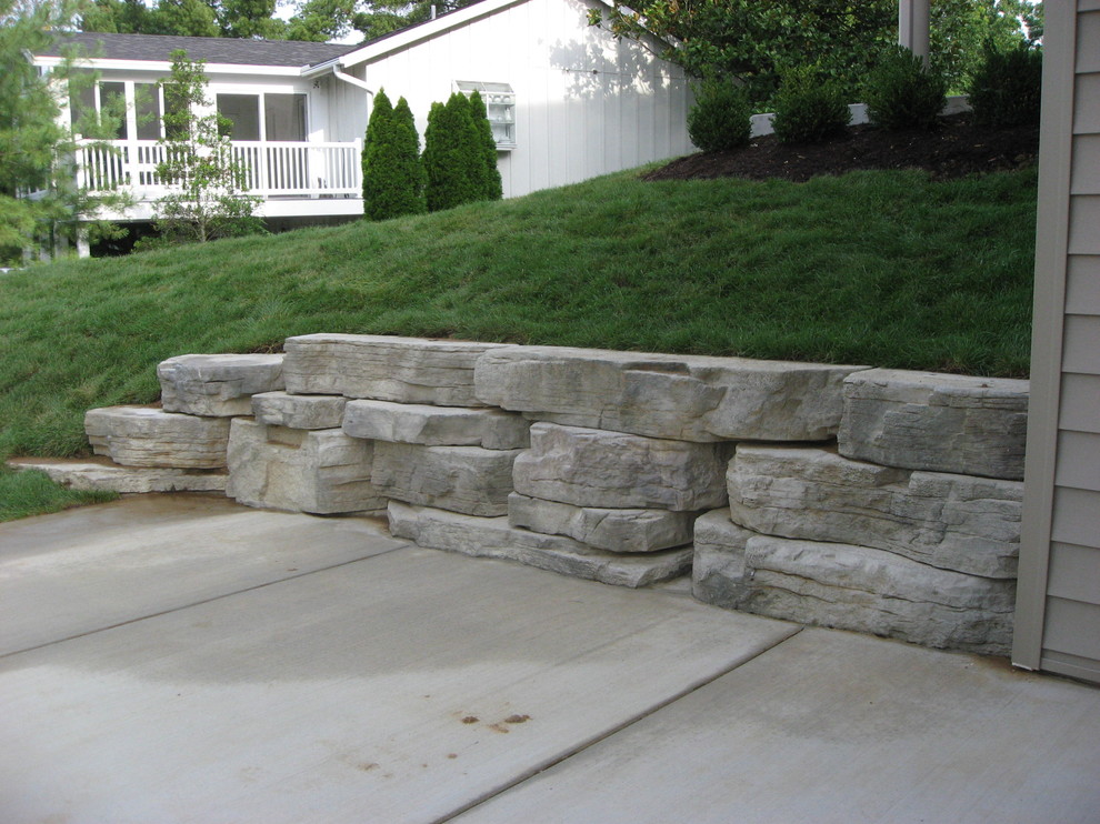 Rosetta Outcropping Traditional Landscape St Louis by Midwest