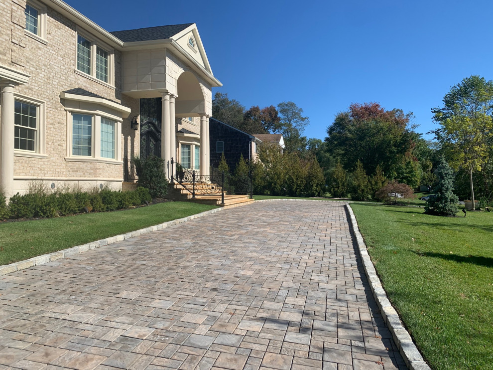 Roslyn, Long Island Contemporary Landscape New York by Frank