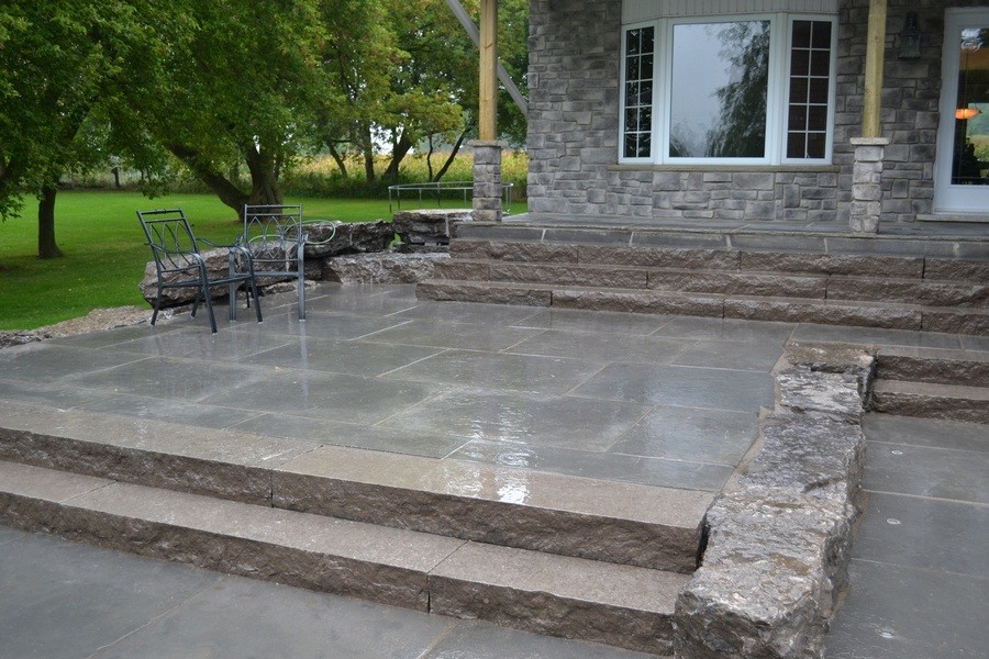 Inspiration for a transitional patio remodel in Toronto