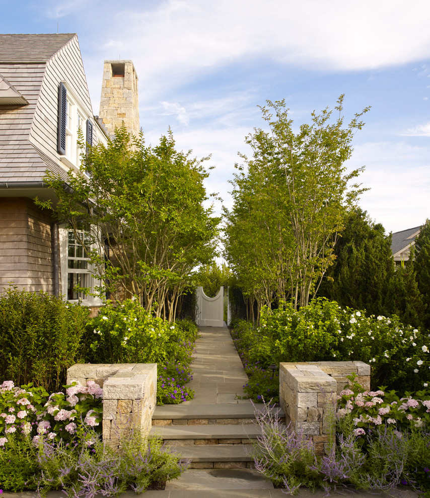 Design ideas for a coastal landscaping in New York.