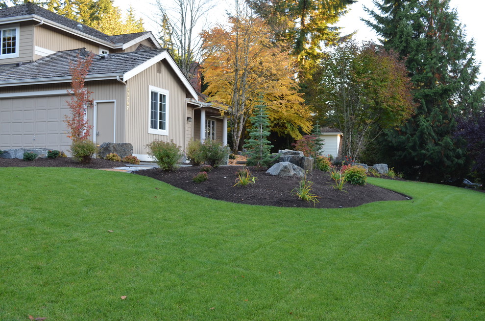 Sammamish Highlands Traditional Landscape Seattle by Alderwood