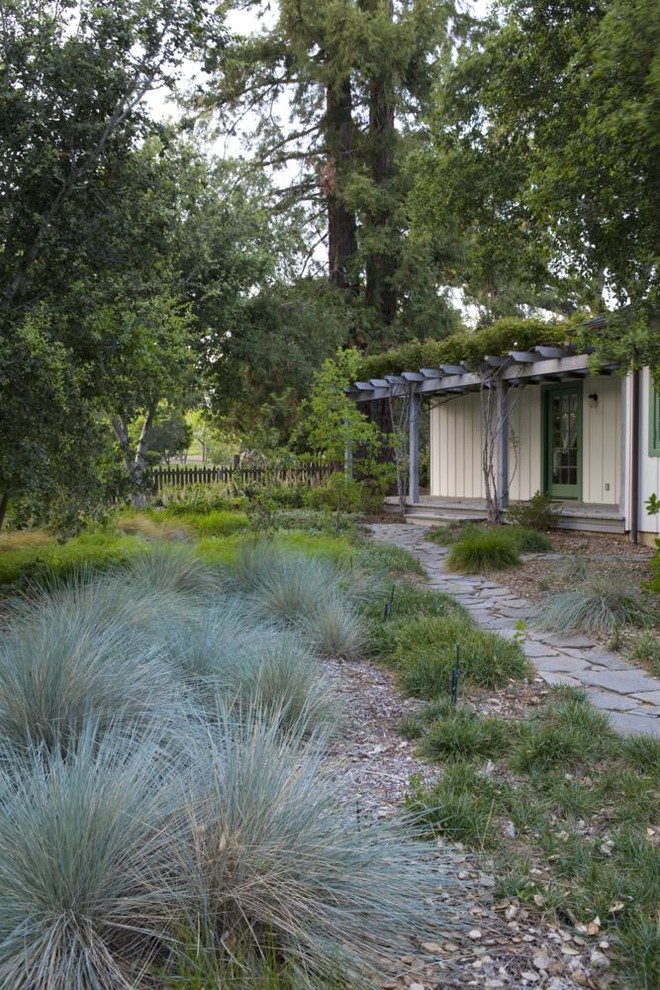 Design ideas for a traditional garden in Santa Barbara.