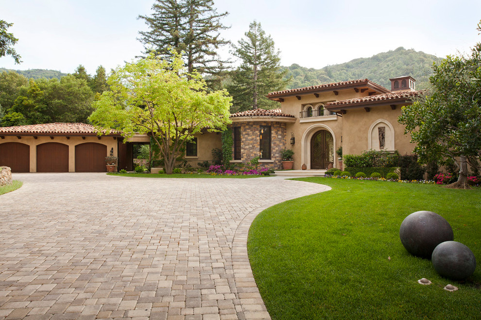 This is an example of a mediterranean landscaping in San Francisco.