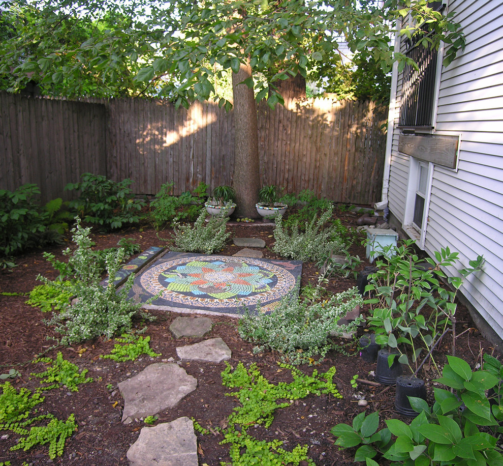 Bild på en eklektisk trädgård