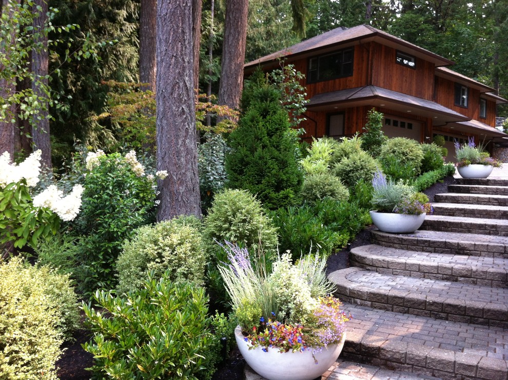 Photo of a rustic landscaping in Vancouver.