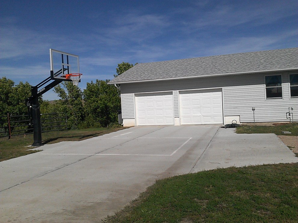 Shelley W's Pro Dunk Platinum Basketball System on a 50x30 in