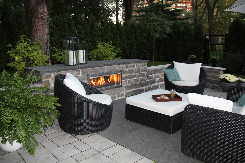 Moderner Patio in Montreal