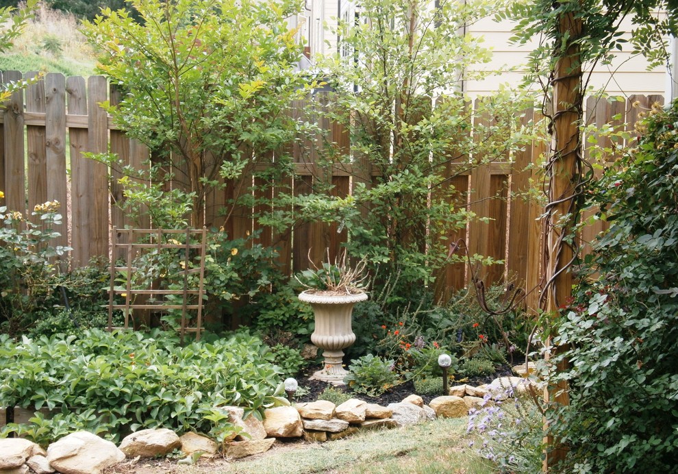 This is an example of a classic garden in Atlanta.