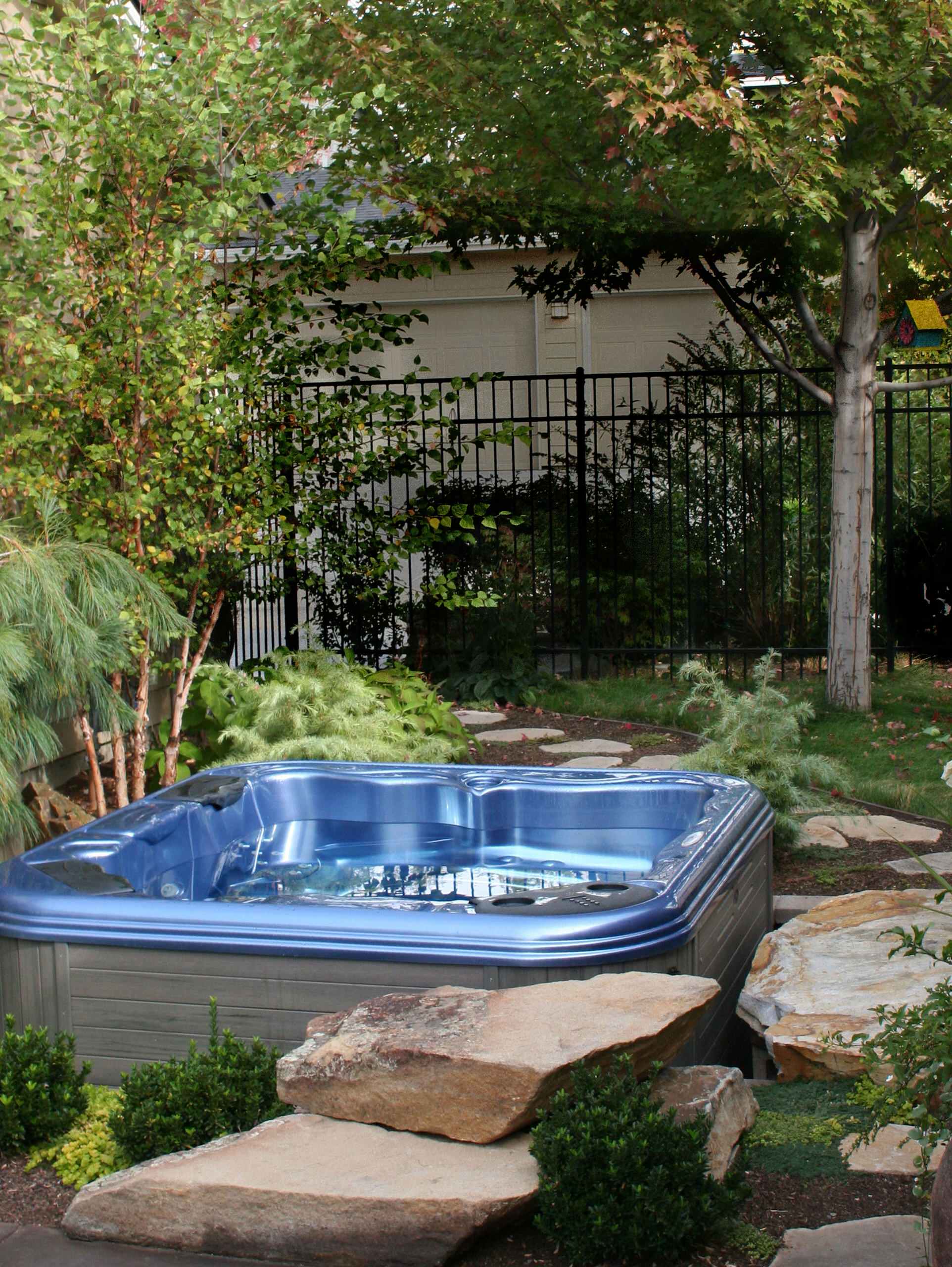 Hot Tubs In Small Spaces Ideas - Photos & Ideas | Houzz