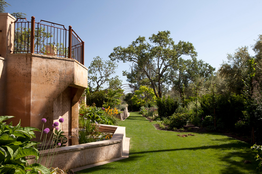 Idée de décoration pour un jardin tradition.