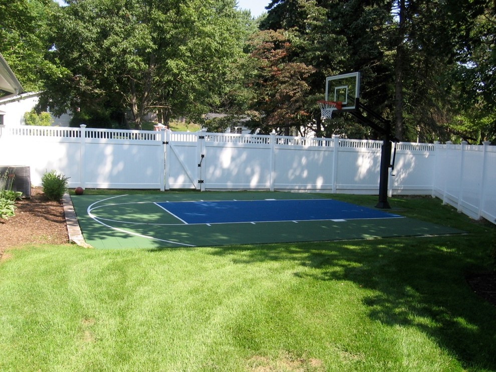 Design ideas for a classic back garden in New York with an outdoor sport court.