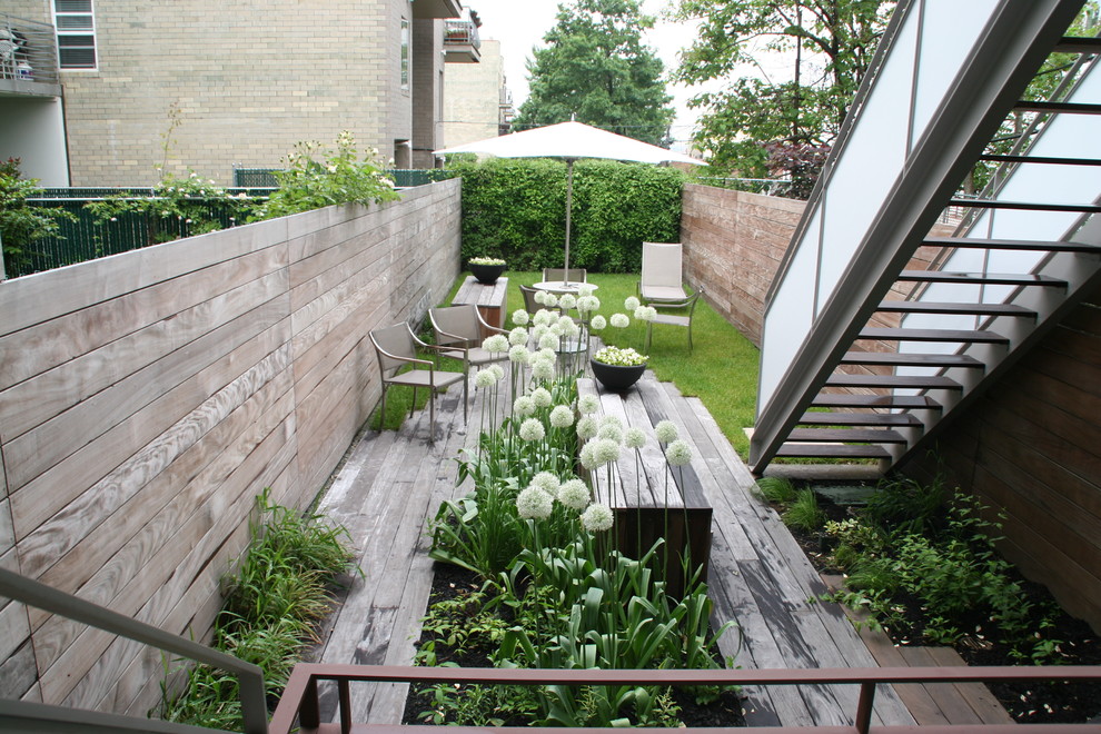 Inspiration for a modern garden in New York.