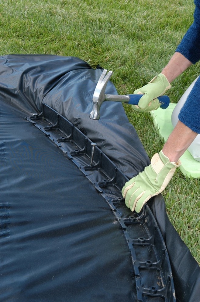 Photo of a traditional backyard mulch landscaping in Detroit for spring.