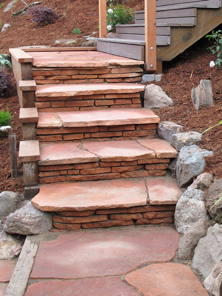Stacked flagstone steps and patio Traditional Landscape San Francisco by Moyer