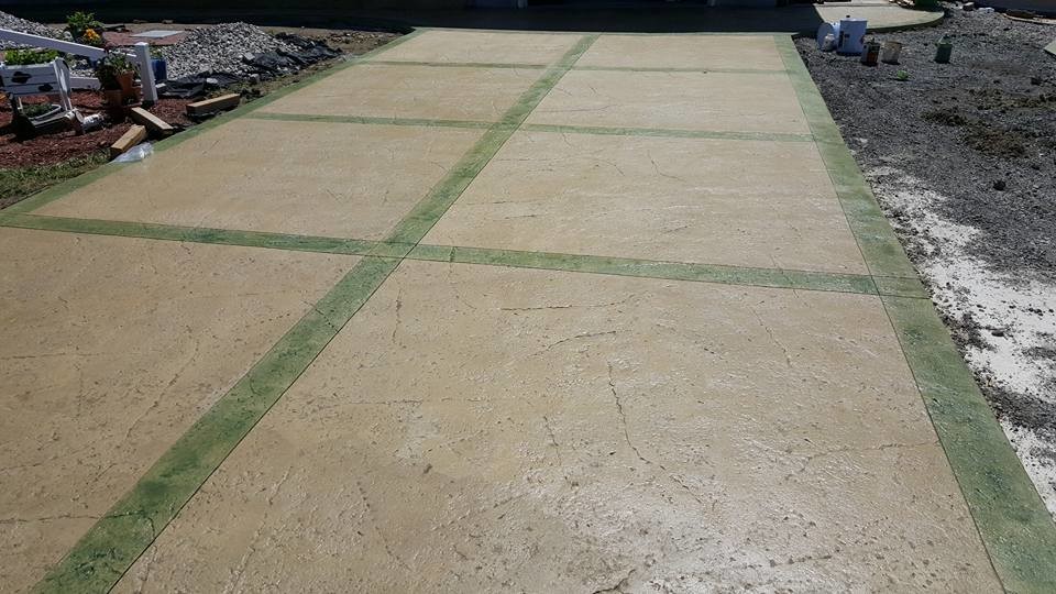 Stamped driveway with borders Traditional Landscape Ottawa by