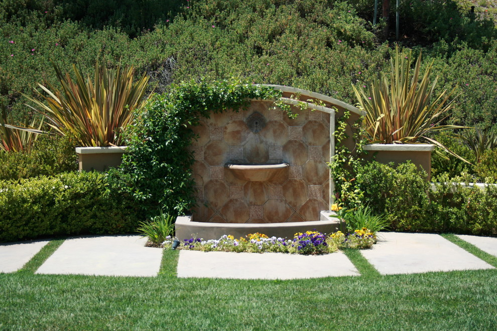 This is an example of a traditional backyard landscaping in San Diego.