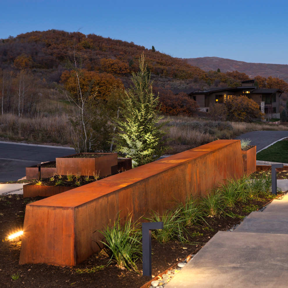 Photo of a modern front yard landscaping in Salt Lake City.