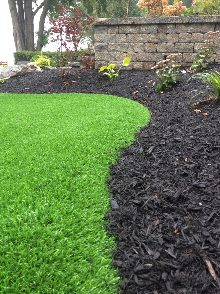 Step by Step Photos of a Backyard Synthetic Turf Putting Green