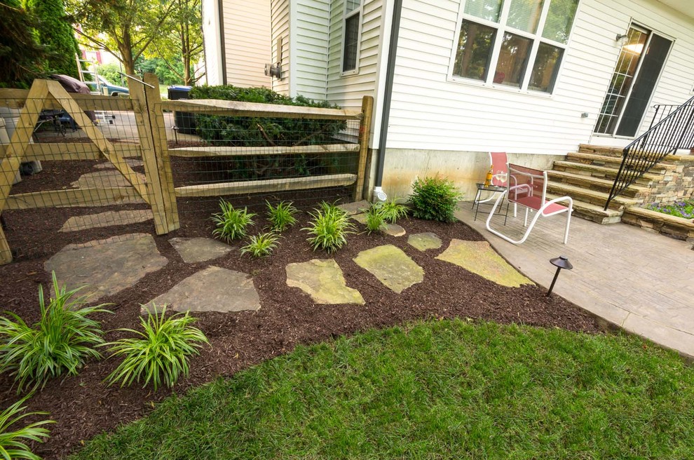 Design ideas for a traditional landscaping in Wilmington.