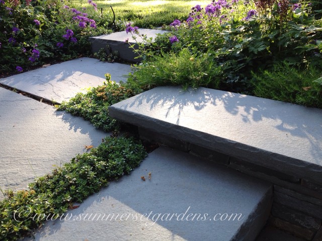 Stepping Stones Garden Step Stone Wall Detail Traditional Garden New York By Summerset Gardens Joe Weuste Houzz Uk