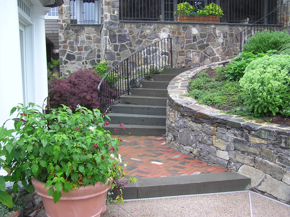 This is an example of a traditional landscaping in Manchester.